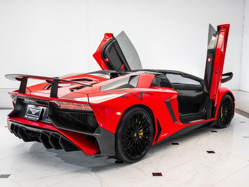 Used 2016 Lamborghini Aventador LP 750-4 Superveloce image 8