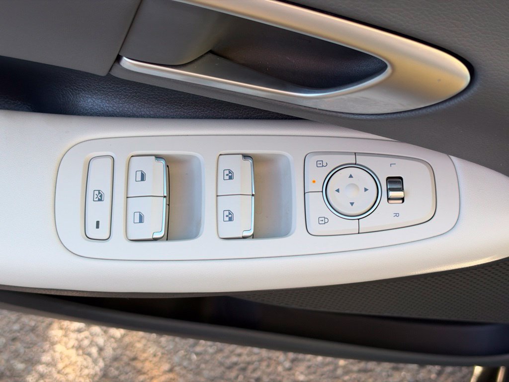 Certified 2025 Hyundai Sonata SEL AWD/4WD image 17