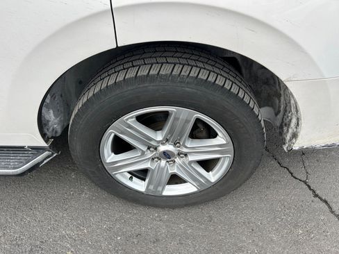 Used 2018 Ford Expedition XLT w/ Equipment Group 202A image 9