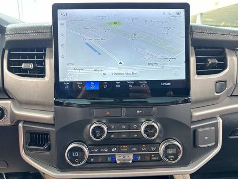 Certified 2022 Ford Expedition XLT RWD image 26