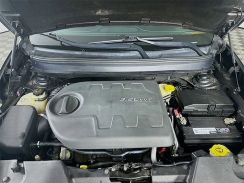 Used 2014 Jeep Cherokee Latitude w/ Comfort/Convenience Group image 32