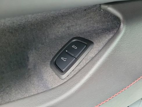 Used 2025 Chevrolet Corvette Z06 image 25