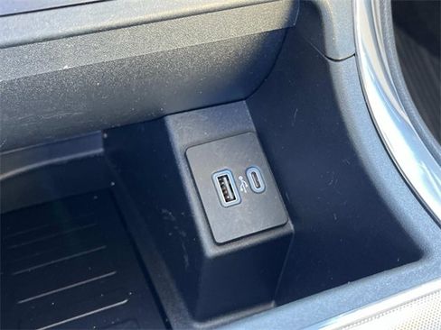 Used 2022 Ford Edge Titanium w/ Class II Trailer Tow Package image 36