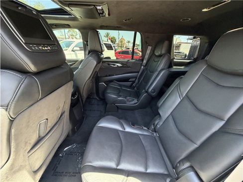 Used 2017 Cadillac Escalade Platinum RWD image 24