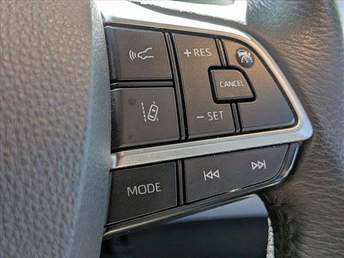 Used 2021 Toyota Sienna XLE image 13