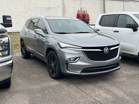 Used 2023 Buick Enclave Essence w/ Experience Buick Package image 2