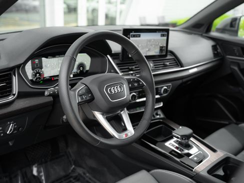 Certified 2025 Audi Q5 e Premium Plus w/ Premium Plus Package AWD/4WD image 10