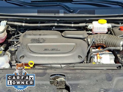 Used 2025 Chrysler Pacifica Select FWD image 28