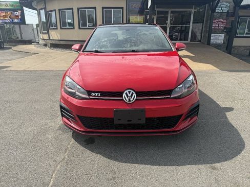 Used 2018 Volkswagen GTI SE w/ SE Leather Package FWD image 6