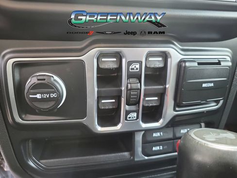 Used 2023 Jeep Wrangler Unlimited Sahara AWD/4WD image 21
