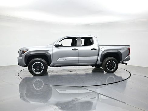 Used 2024 Toyota Tacoma TRD Off-Road AWD/4WD image 7