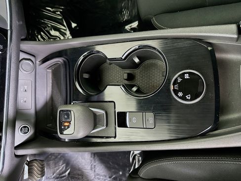 Used 2023 Nissan Rogue S image 22