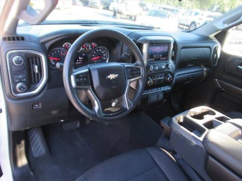 Used 2020 Chevrolet Silverado 1500 LT image 16