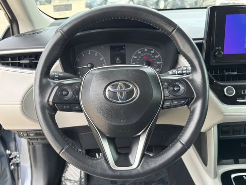 Used 2024 Toyota Corolla Cross LE w/ Moonroof Package AWD/4WD image 23