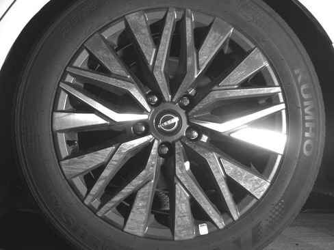 Used 2025 Nissan Altima 2.5 SV FWD image 14