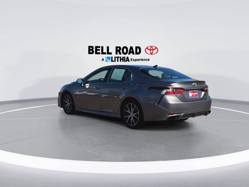 Used 2024 Toyota Camry SE image 6