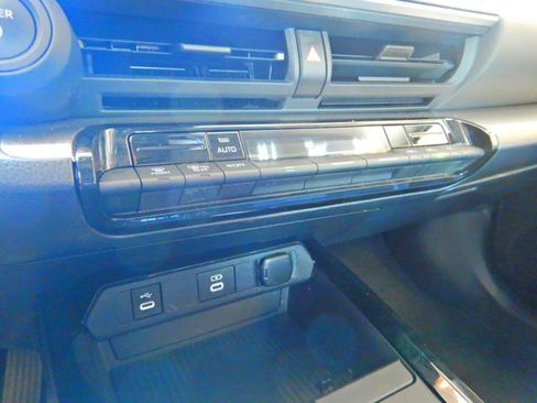Used 2024 Toyota Prius LE FWD image 20