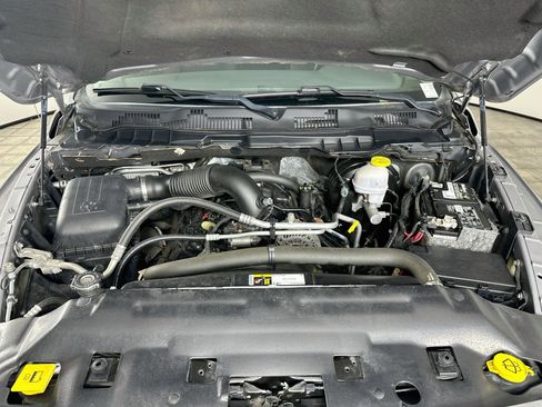 Used 2020 RAM 1500 Classic SLT w/ Luxury Group RWD image 33