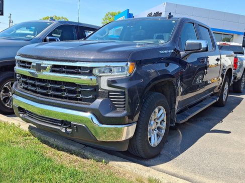 Used 2024 Chevrolet Silverado 1500 LT w/ Max Trailering Package AWD/4WD image 3