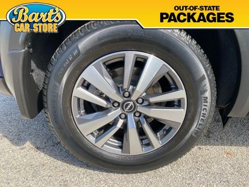 Used 2022 Nissan Pathfinder SL AWD/4WD image 7