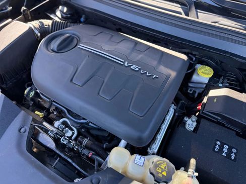 Used 2019 Jeep Cherokee Limited image 55