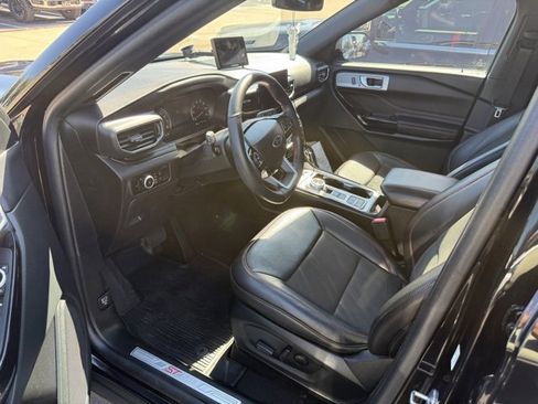 Certified 2023 Ford Explorer ST-Line w/ Class IV Trailer Tow Package image 9