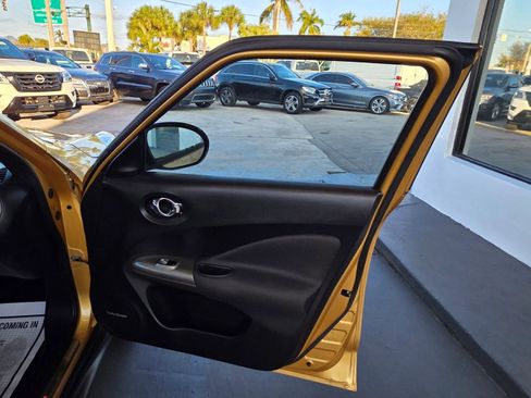 Used 2013 Nissan Juke SV w/ Midnight Edition image 19