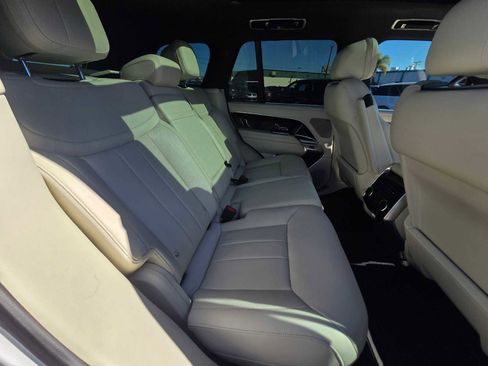 Certified 2023 Land Rover Range Rover SE image 14