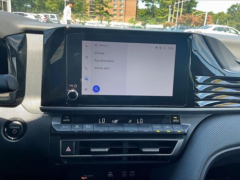 Used 2025 Toyota Camry SE FWD image 23