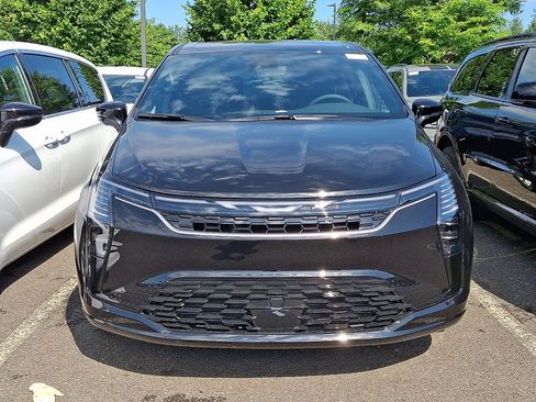 New 2027 Chrysler Pacifica Select FWD image 2
