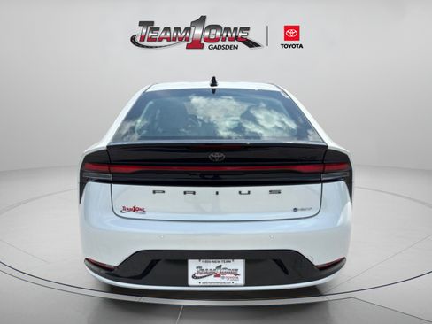Used 2026 Toyota Prius XLE FWD image 6