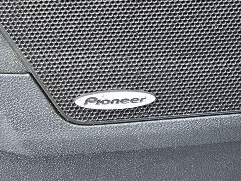 Used 2017 Chevrolet Equinox LT w/ Convenience Package image 55