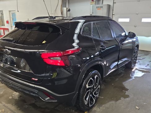 Used 2024 Chevrolet Trax RS image 8