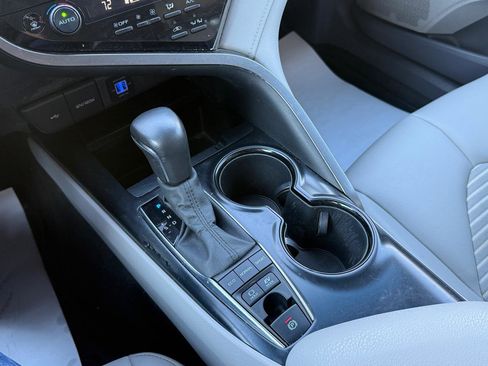 Used 2020 Toyota Camry SE image 26