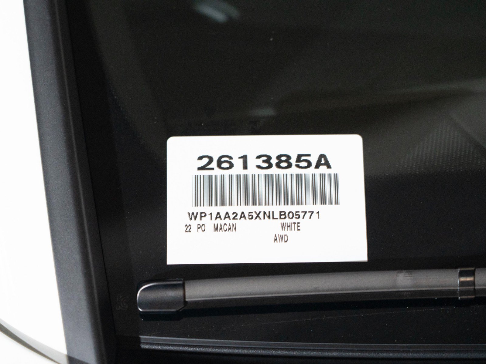 Certified 2022 Porsche Macan AWD/4WD image 26