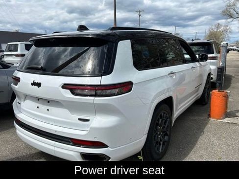 Used 2025 Jeep Grand Cherokee L Summit AWD/4WD image 16