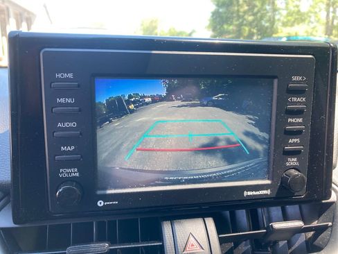 Used 2022 Toyota RAV4 XLE image 24