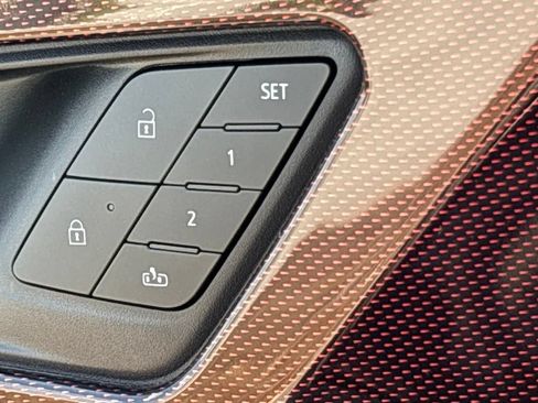 Used 2027 Chevrolet Traverse RS FWD image 31