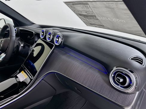 New 2026 Mercedes-Benz GLC 300 image 32