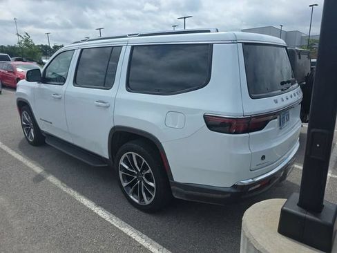 Used 2022 Jeep Wagoneer Series II w/ Premium Group I AWD/4WD image 2