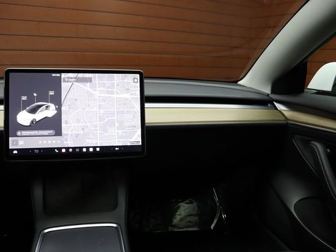 Used 2023 Tesla Model 3 Standard Range image 30