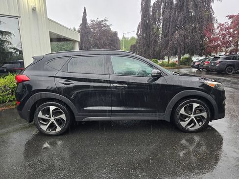 Used 2016 Hyundai Tucson Limited w/ Option Group 03 FWD image 3
