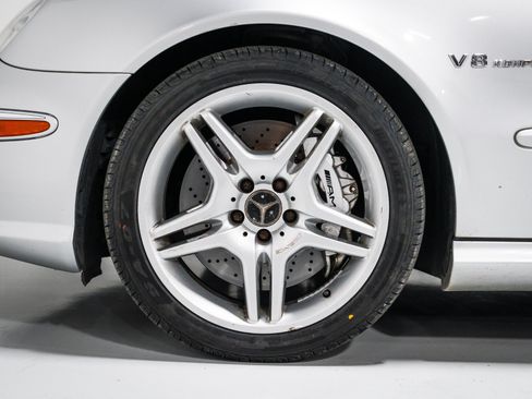 Used 2005 Mercedes-Benz E 55 AMG Sedan image 9