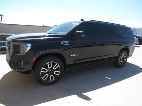 Used 2021 GMC Yukon XL AT4 w/ AT4 Premium Plus Package AWD/4WD image 1