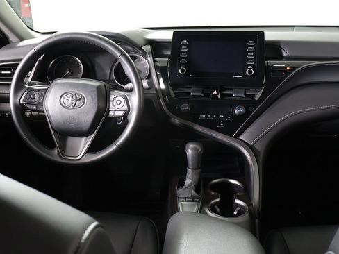 Used 2024 Toyota Camry SE image 27