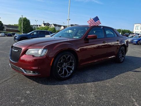 Used 2019 Chrysler 300 S RWD image 3