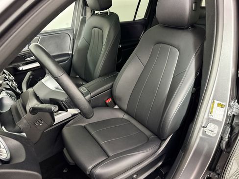 Used 2024 Mercedes-Benz GLB 250 4MATIC image 17