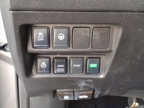 Used 2020 Nissan Rogue Sport SL image 13