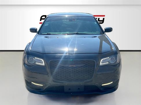 Used 2022 Chrysler 300 S w/ Comfort Group image 2