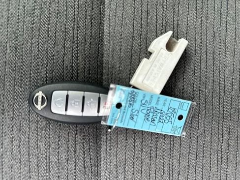 Used 2022 Nissan Rogue SV image 31